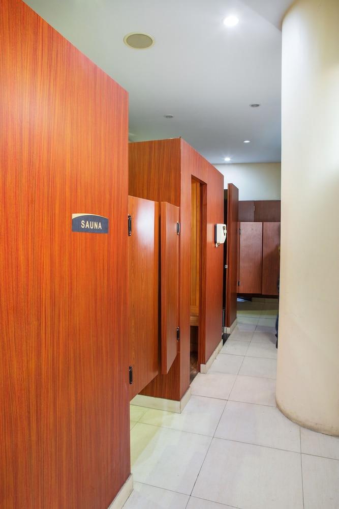 Tara Hotel Yogyakarta Tugu Luaran gambar