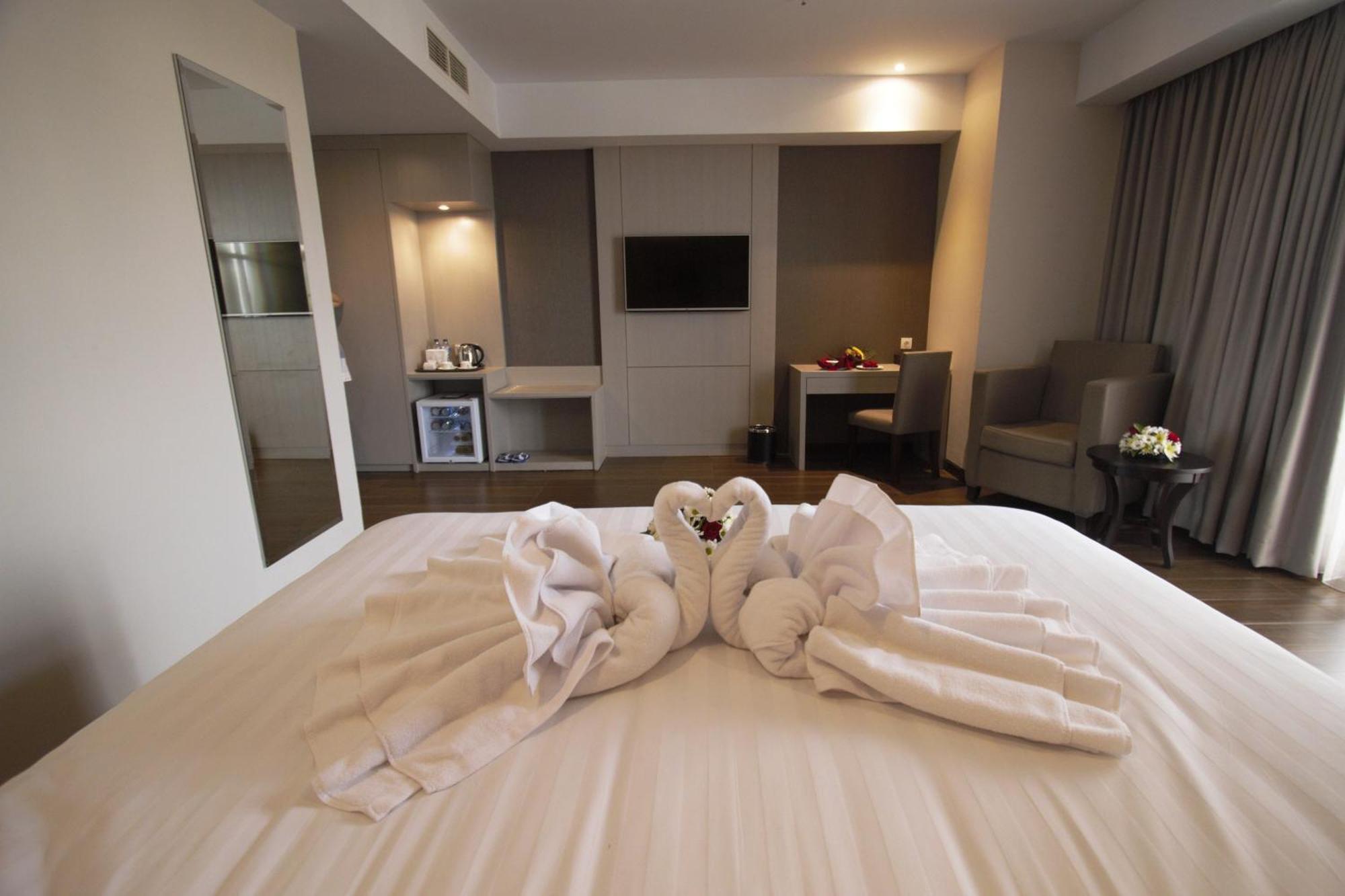 Tara Hotel Yogyakarta Tugu Bilik gambar