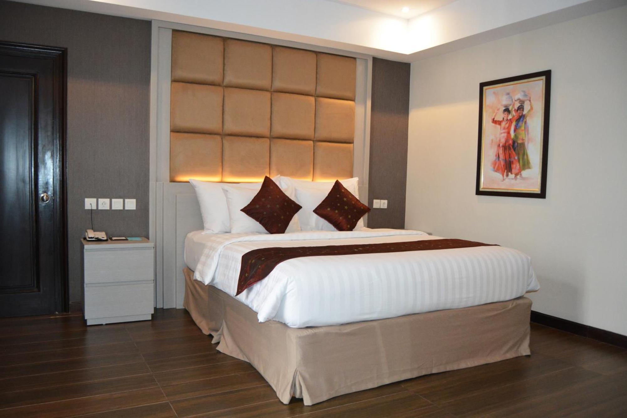 Tara Hotel Yogyakarta Tugu Bilik gambar